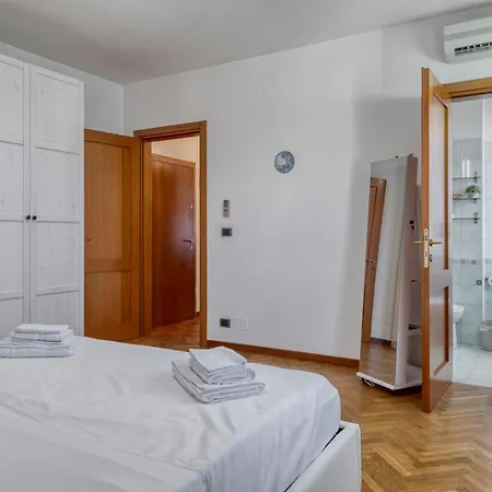 Honey Terminal Apartment *